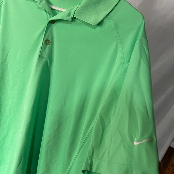 Men’s Green Nike Dri-Fit Polo - Picture 4 of 4
